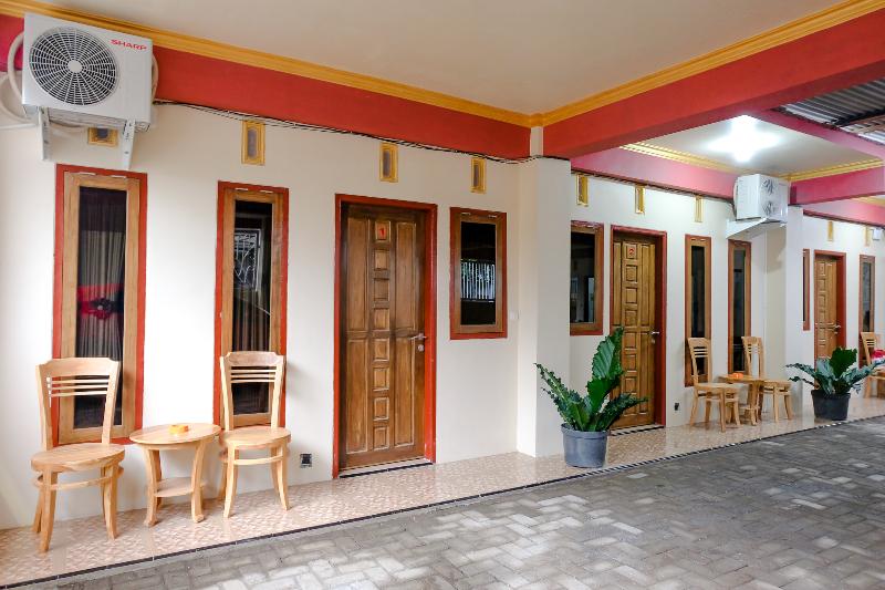 ホテル Reddoorz Syariah At Sulfat Malang