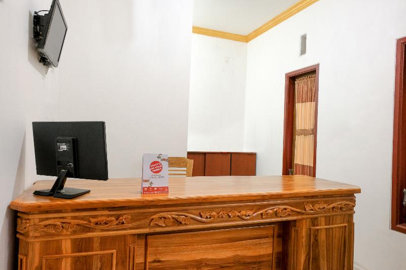 ホテル Reddoorz Syariah At Sulfat Malang