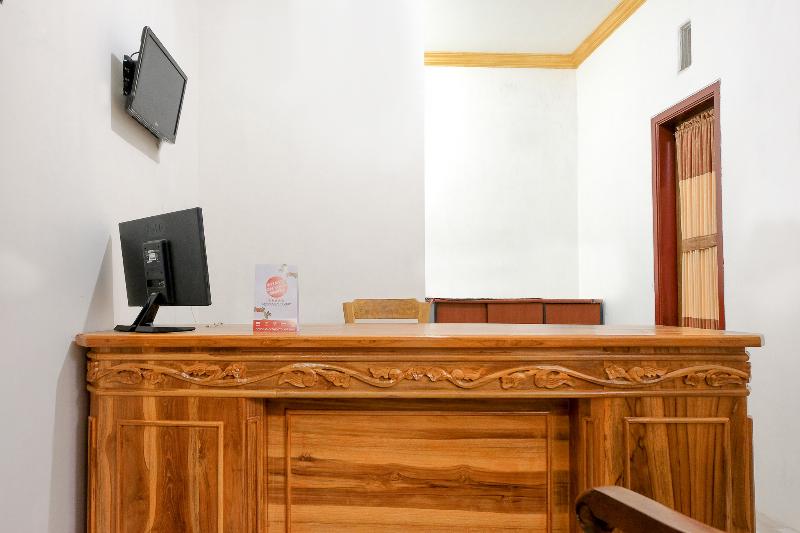 ホテル Reddoorz Syariah At Sulfat Malang