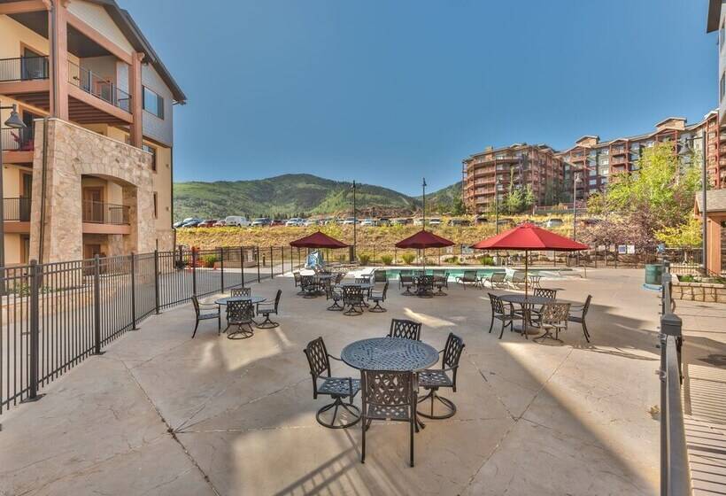 Отель Silverado Lodge By Park City Canyons Village
