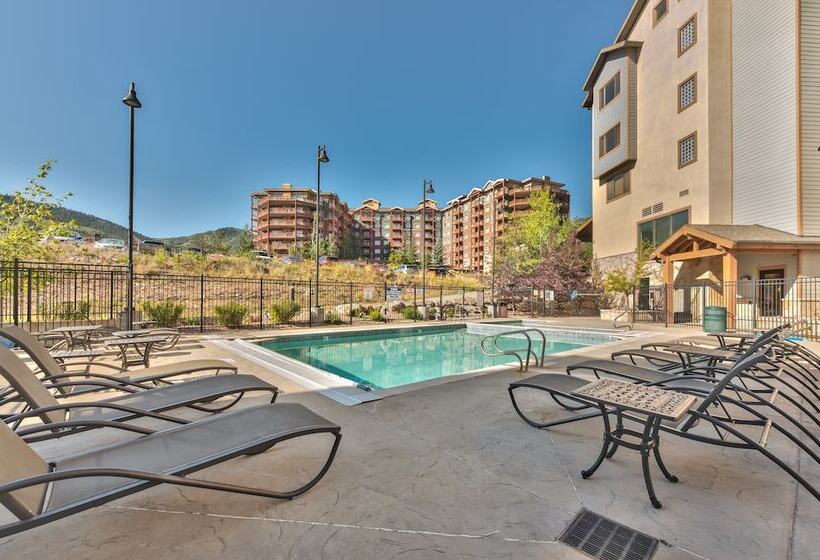 Отель Silverado Lodge By Park City Canyons Village