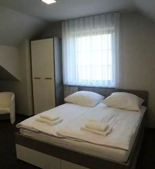 ホテル Dom Przyjęć ewa