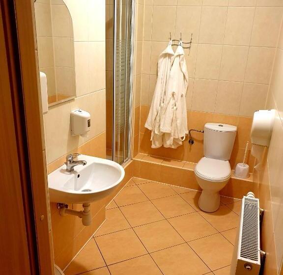 호텔 Pałac Pod Dębami