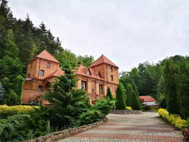 ホテル Zamek Ostrowski