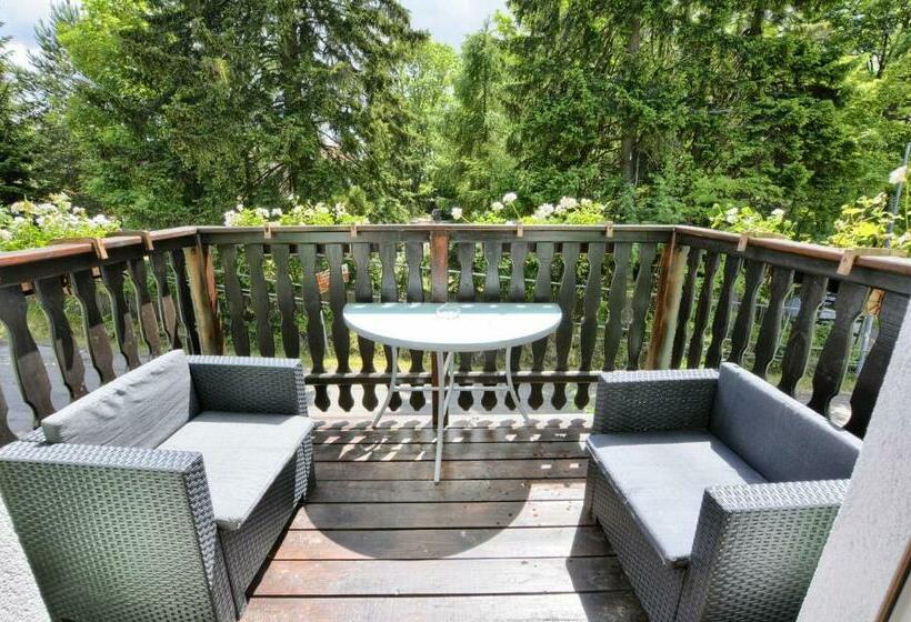 فندق صغير Zajazd Karłów Restauracja & Pokoje Gościnne