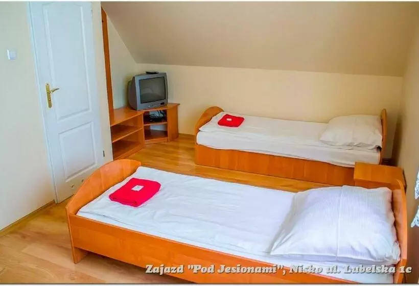 Retkeilymaja Zajazd Pod Jesionami