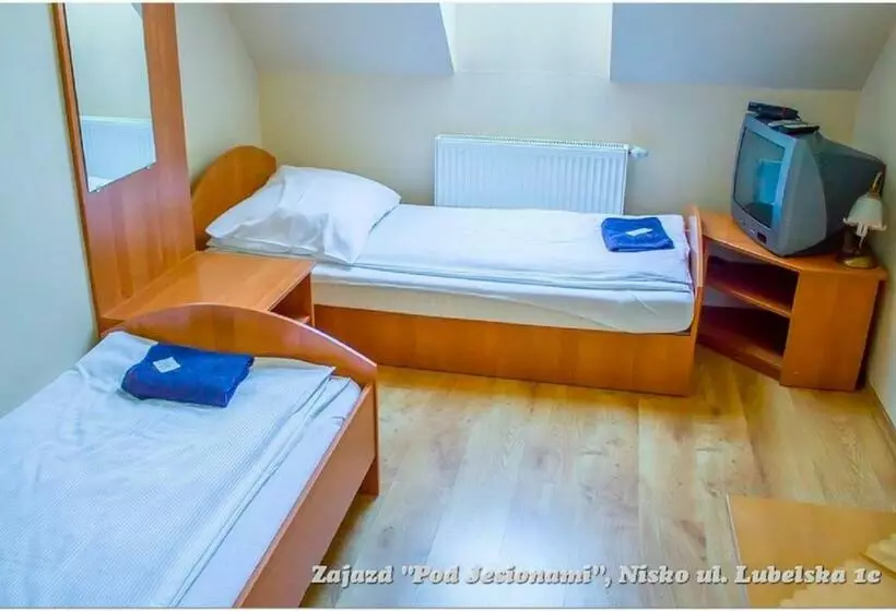 Retkeilymaja Zajazd Pod Jesionami