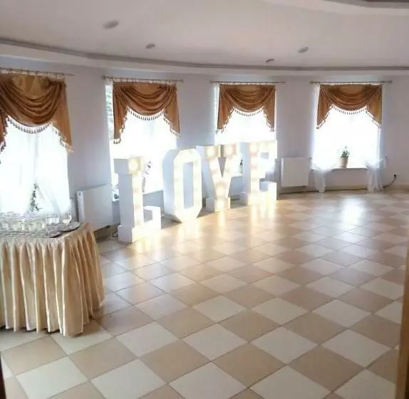 Retkeilymaja Zajazd Pod Jesionami