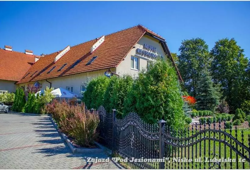 Retkeilymaja Zajazd Pod Jesionami