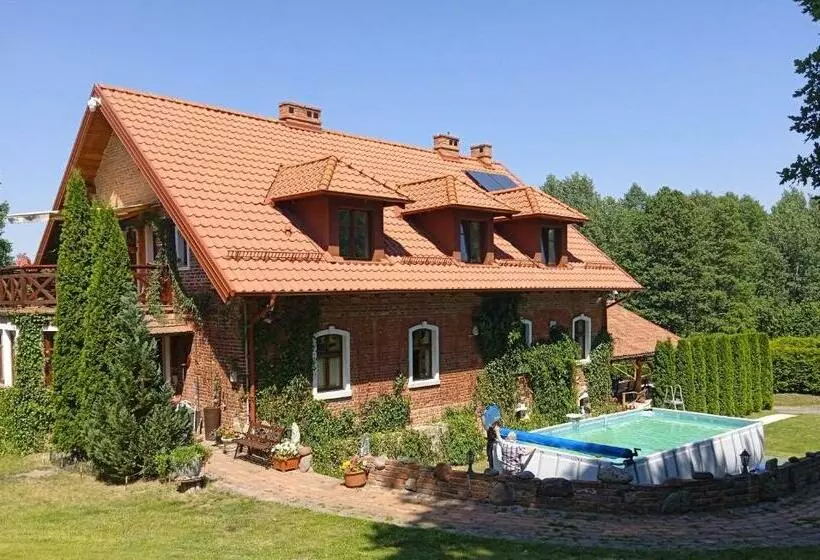 ホテル Agroturystyka Dębowe Wzgórze