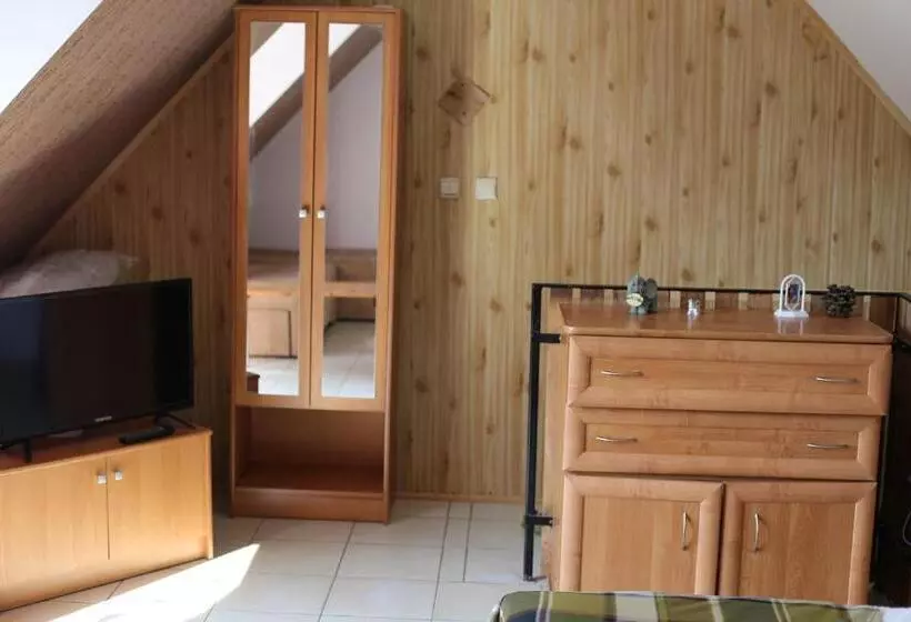ホテル Agrowczasy Nad Stawem