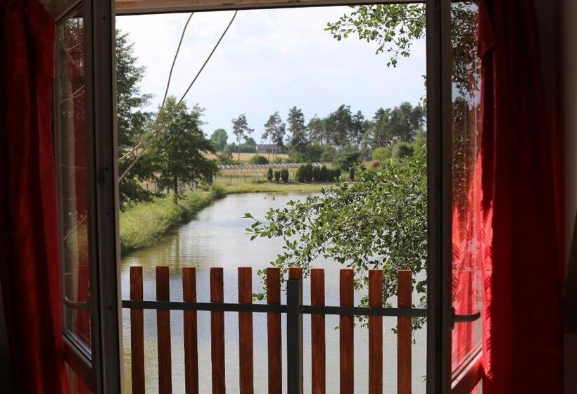 בית מלון כפרי Agrowczasy Nad Stawem