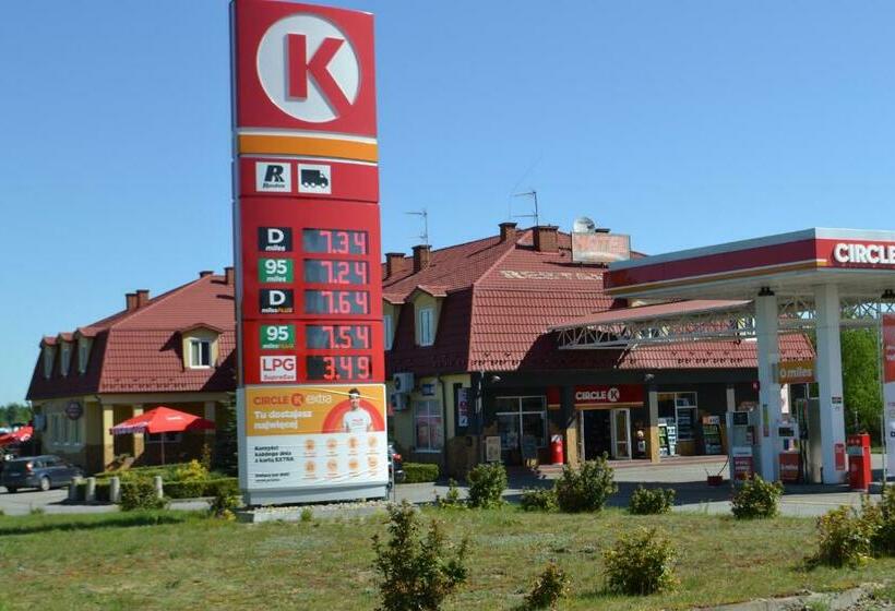 ホテル I Restauracja Jaskolka