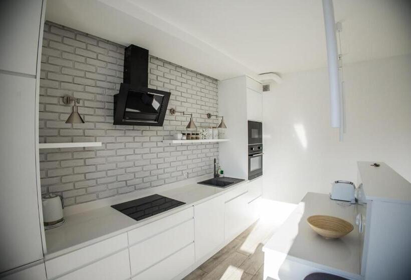 Krasińskiego 15a  10