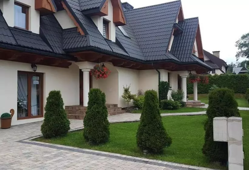 ペンション Witowiański Dworek