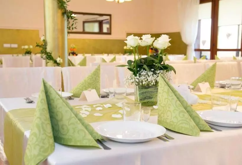 Aamiaismajoitus (B&B) Dom Gościnny Pod Górą