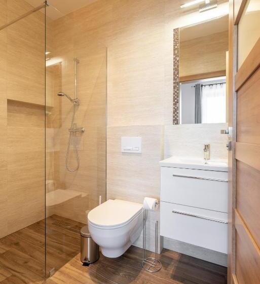 Aamiaismajoitus (B&B) Happy Pokoje Zator   3,5km Energylandia