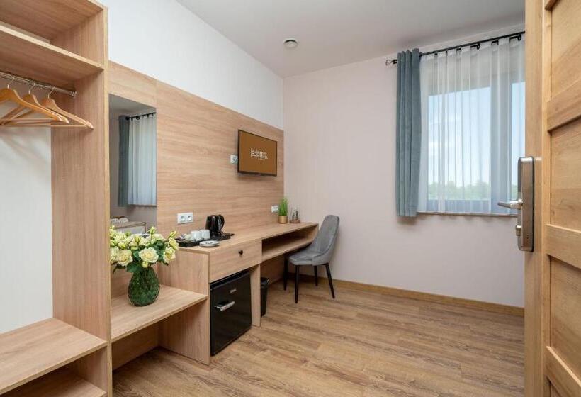 Aamiaismajoitus (B&B) Happy Pokoje Zator   3,5km Energylandia