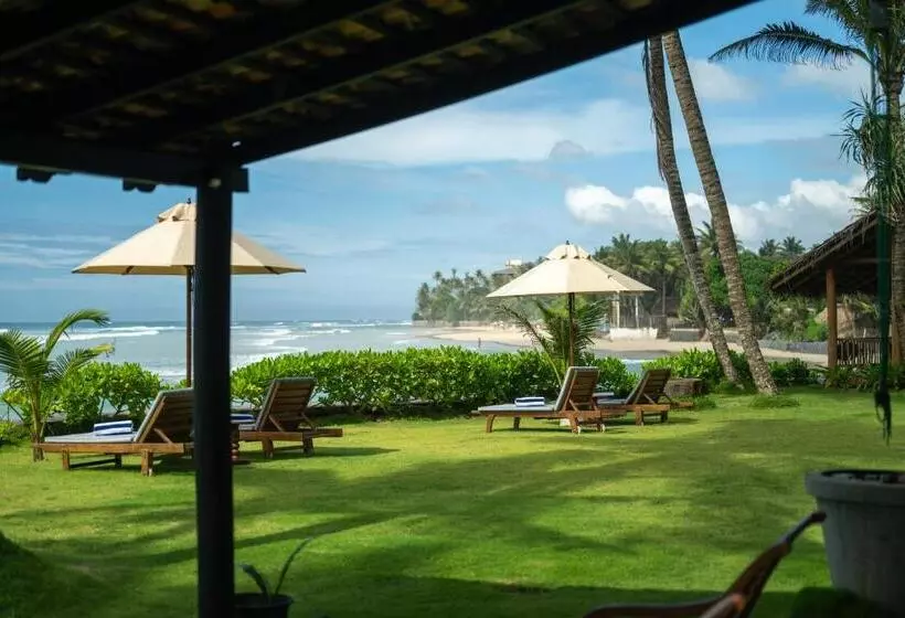 تختخواب و صبحانه Poya Villa Ahangama