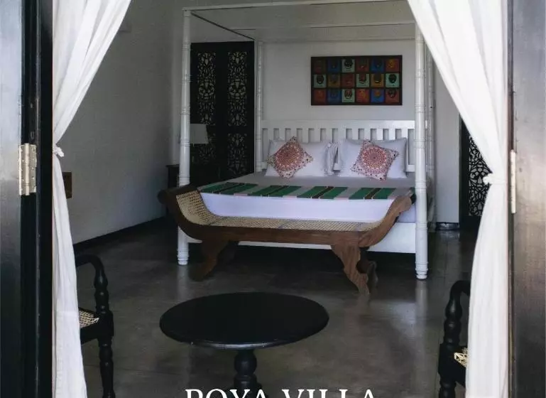 تختخواب و صبحانه Poya Villa Ahangama
