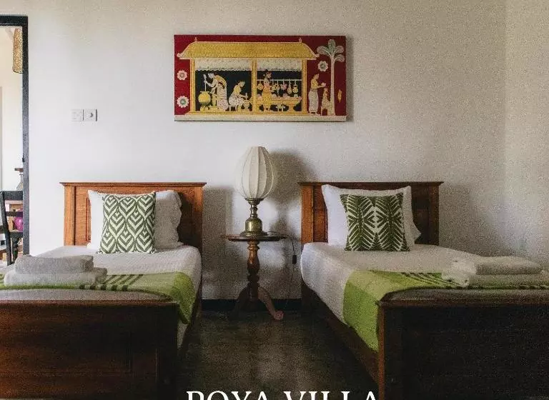 تختخواب و صبحانه Poya Villa Ahangama