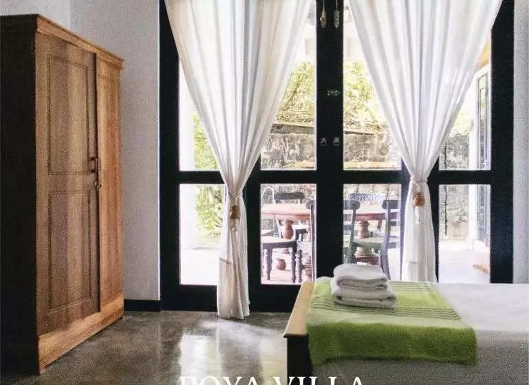 تختخواب و صبحانه Poya Villa Ahangama