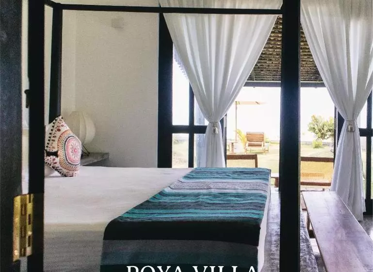 تختخواب و صبحانه Poya Villa Ahangama