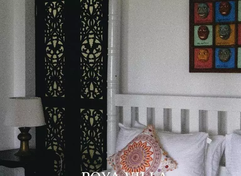 تختخواب و صبحانه Poya Villa Ahangama