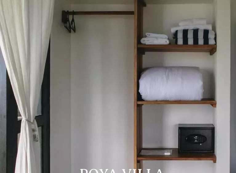 تختخواب و صبحانه Poya Villa Ahangama