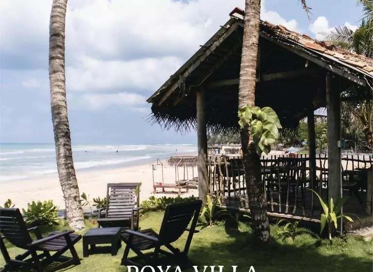 تختخواب و صبحانه Poya Villa Ahangama