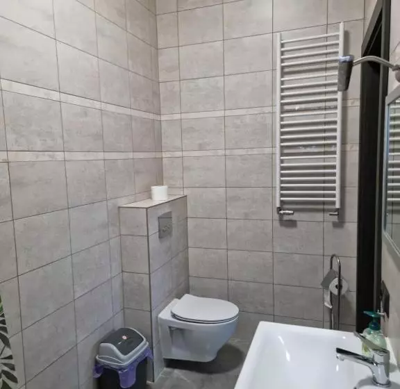 Majatalo Noclegi 24/h Leszczynek