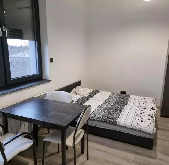 Majatalo Noclegi 24/h Leszczynek