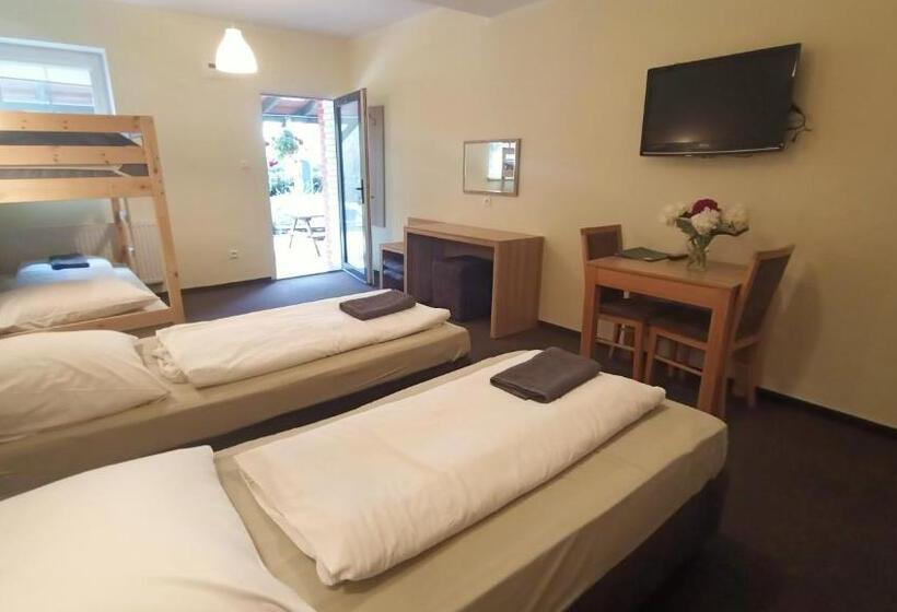 リゾートホテル Folwark Na Półwyspie