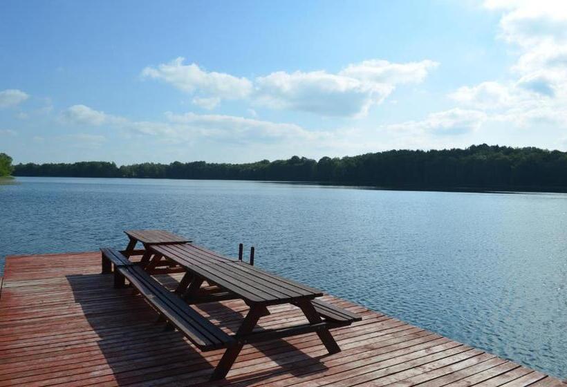 リゾートホテル Folwark Na Półwyspie