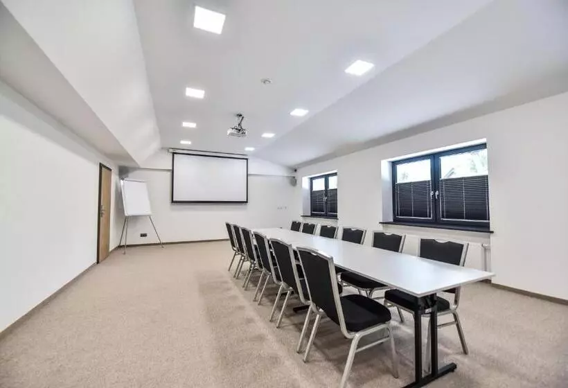 Lomakeskus Sport Rooms Spała