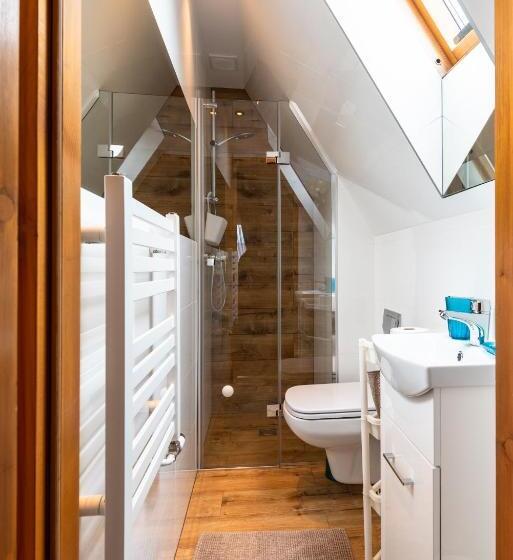 تختخواب و صبحانه Willa Joanna