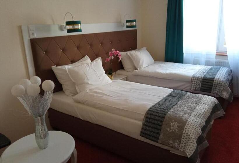 ホテル I Restauracja Admirał