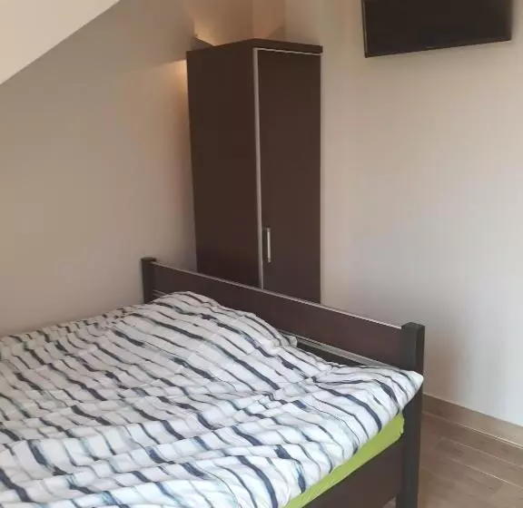 ホテル Tawerna Akropolis