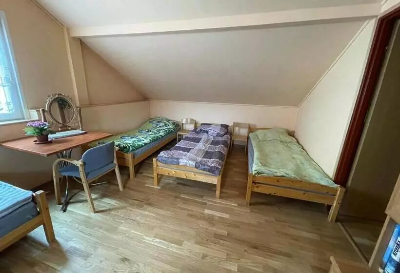 Hotelli Zacisze Osławy Agroturystyka