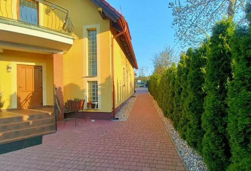 پانسیون Noclegi Zielona Góra U Moni