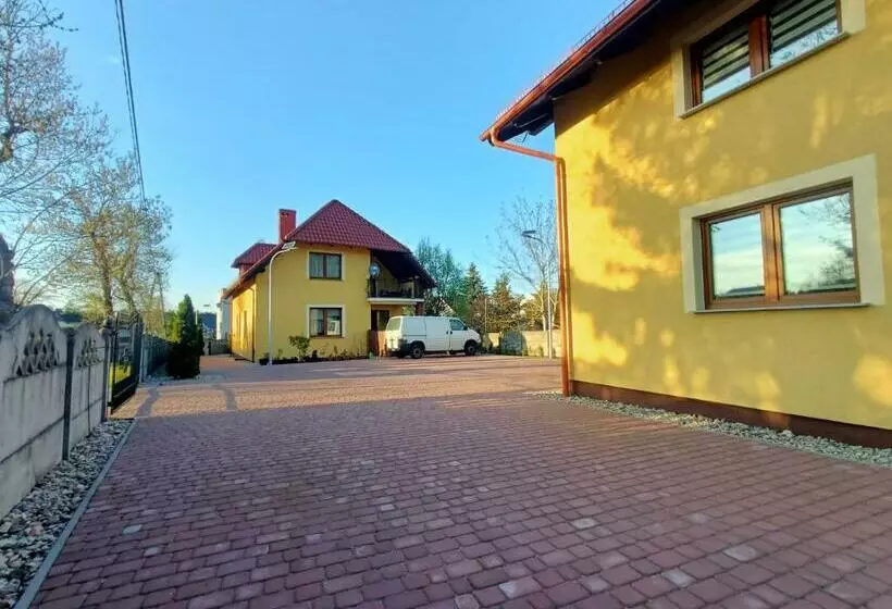 پانسیون Noclegi Zielona Góra U Moni