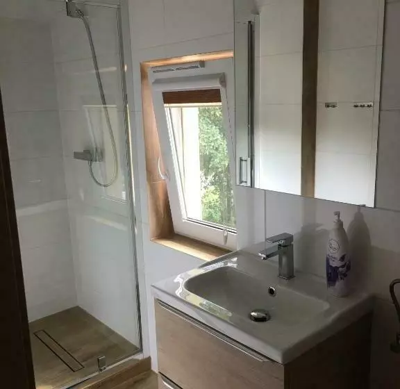 پانسیون Noclegi Zielona Góra U Moni