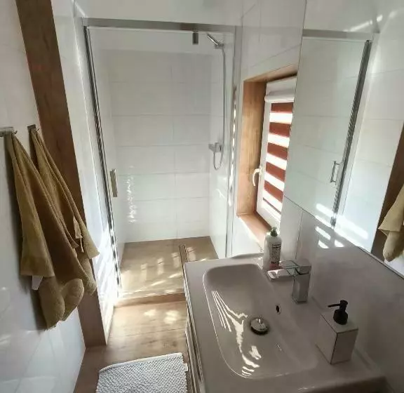 پانسیون Noclegi Zielona Góra U Moni