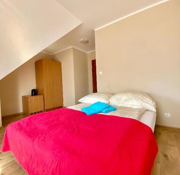 פנסיון Willa Octavia