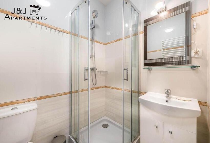 J&j Apartments łazienna 30 Pokoje Na Wynajem