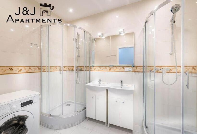 J&j Apartments łazienna 30 Pokoje Na Wynajem