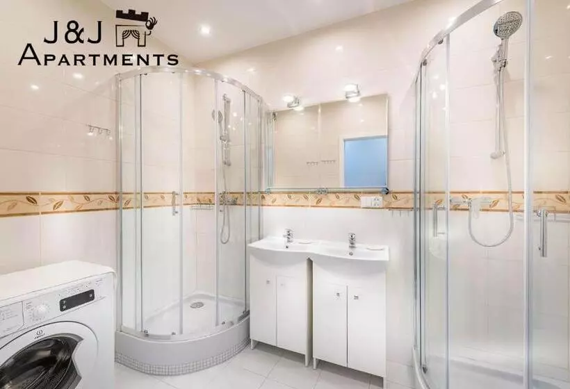 J&j Apartments łazienna 30 Pokoje Na Wynajem