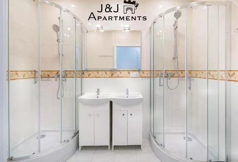 J&j Apartments łazienna 30 Pokoje Na Wynajem