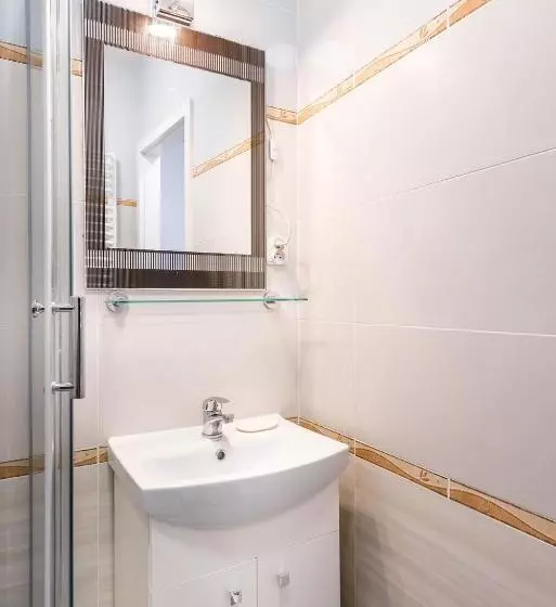 J&j Apartments łazienna 30 Pokoje Na Wynajem