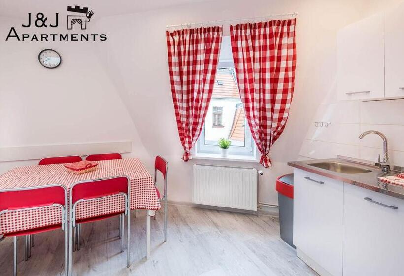 J&j Apartments łazienna 30 Pokoje Na Wynajem